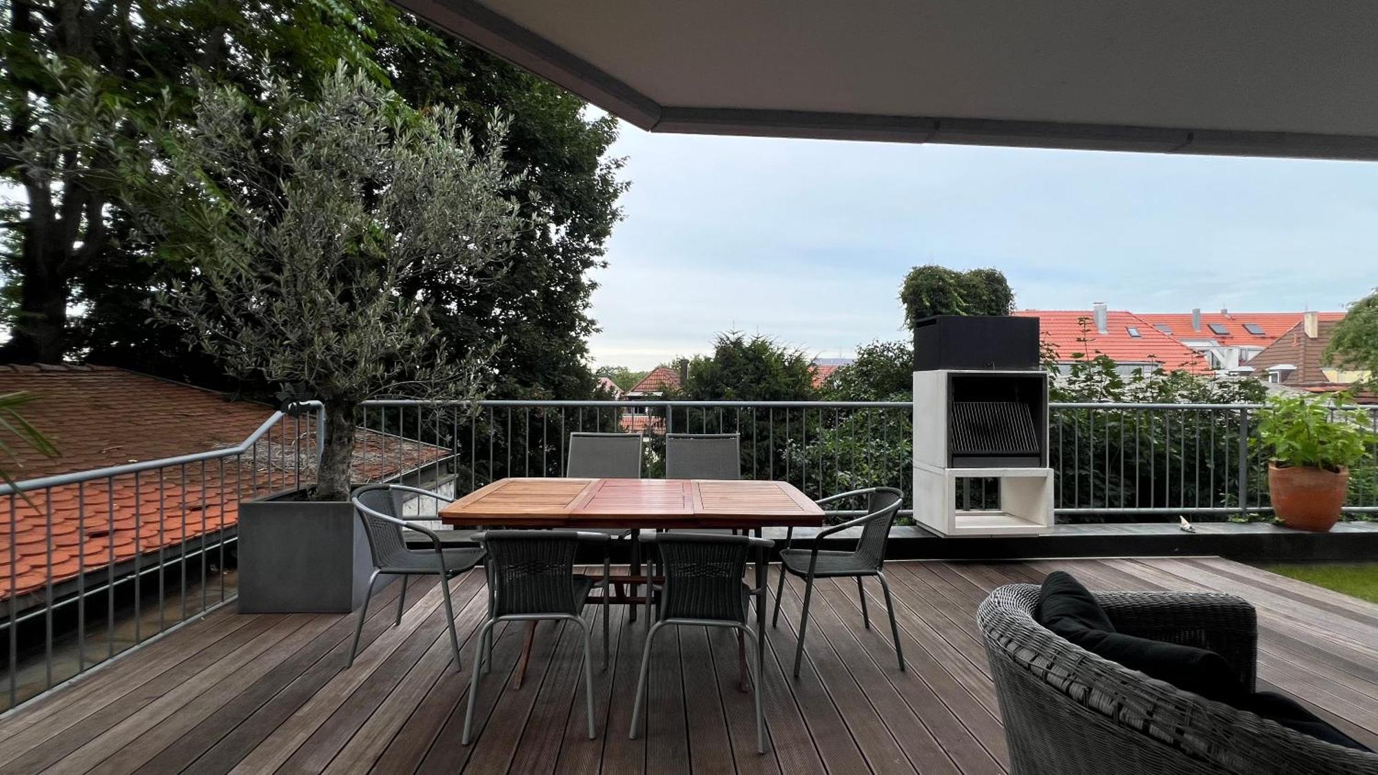 Ludwigshome Luxus - Zentral, Kostenloser Parkplatz, Terrasse Лудвигсбург Екстериор снимка